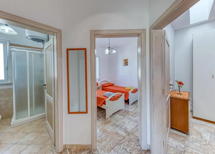 Ferienhaus E E Leviche *