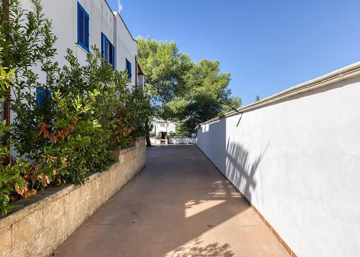 E E Leviche בית נופש קסטריניאנו דל קאפו